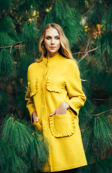 Manteau d'hiver pour femme jaune avec détail sur les poches